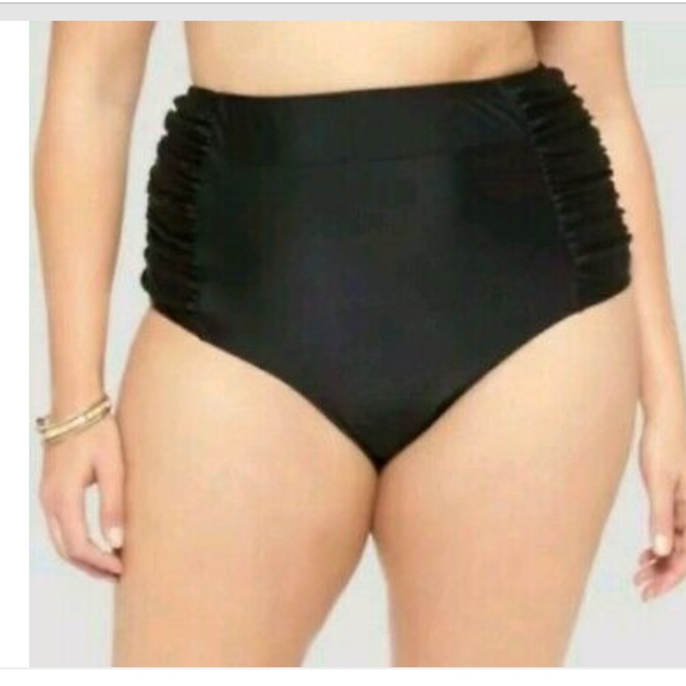 Ava & Viv women’s plus Black Ruched side swim